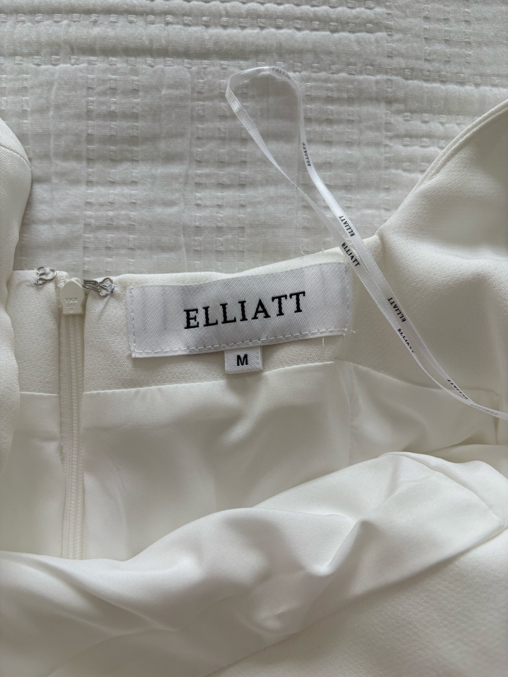 Elliat Square-Neck White Mini Dress with Heart Appliqué - Picture 3 of 5